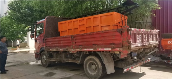 洛寧側卸式礦車發(fā)貨