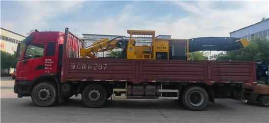 洛寧客戶訂購120履帶扒渣機發(fā)貨